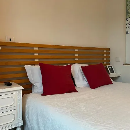 Oporto Clerigos Center Rooms Bed & Breakfast 3*