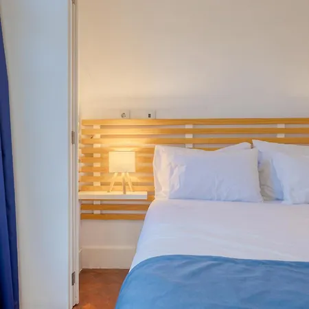 Oporto Clerigos Center Rooms Bed & Breakfast 3*