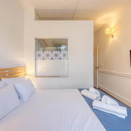 Oporto Clerigos Center Rooms 3*