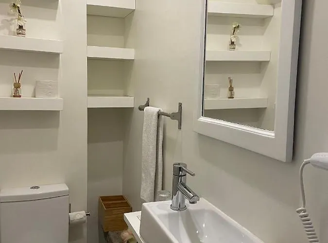 Linha 22 לינה וארוחת בוקר 3*